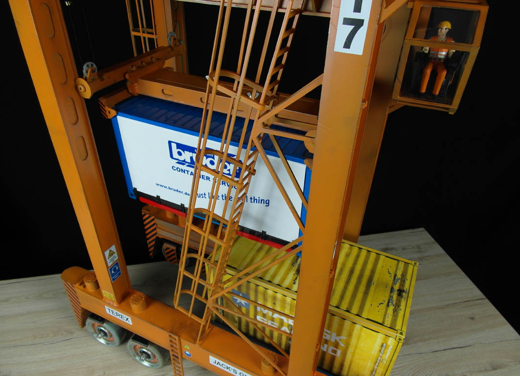 Modellkrank inkl. Container